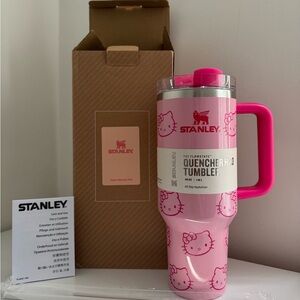 Hello Kitty pink Stanley 40 oz tumbler *BRAND NEW NEVER BEEN USED* (with straw)